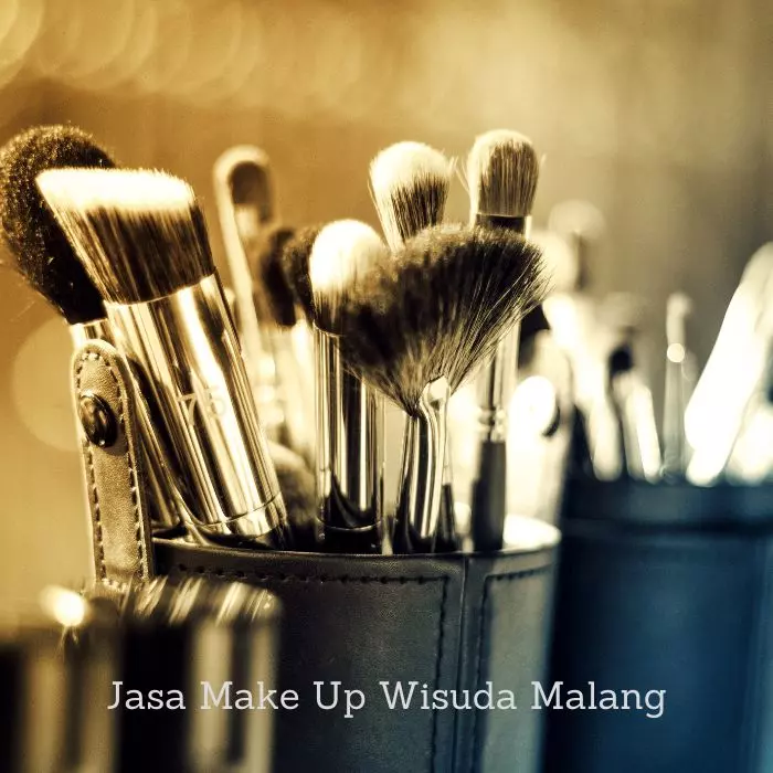 Jasa Make Up Wisuda  Malang 